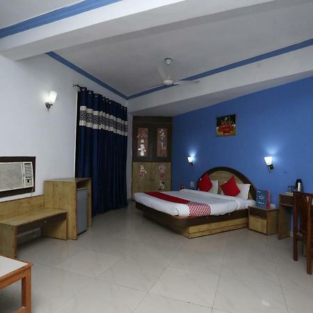 Oyo 5667 Katra Continental Hotel Ngoại thất bức ảnh