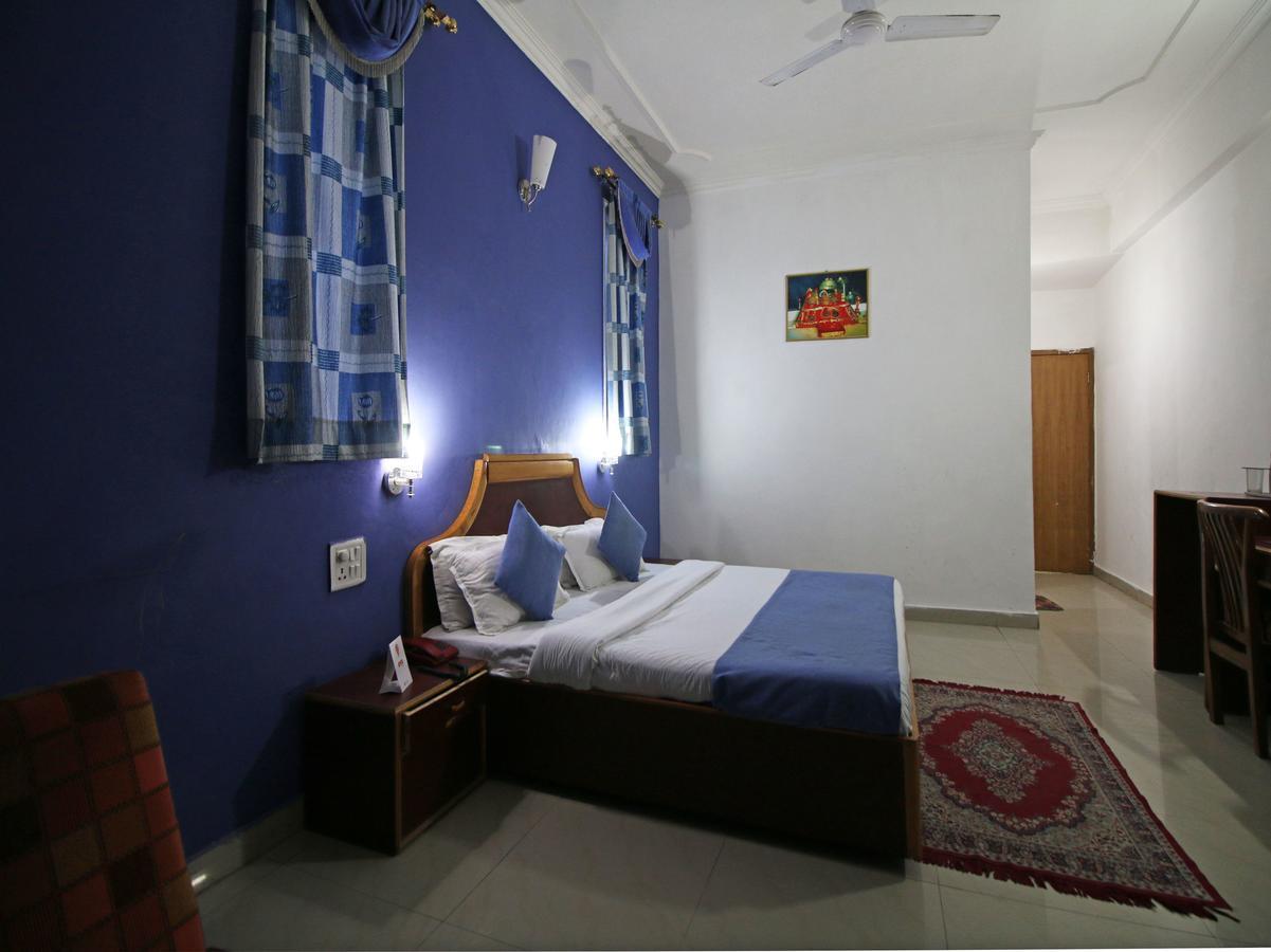 Oyo 5667 Katra Continental Hotel Ngoại thất bức ảnh