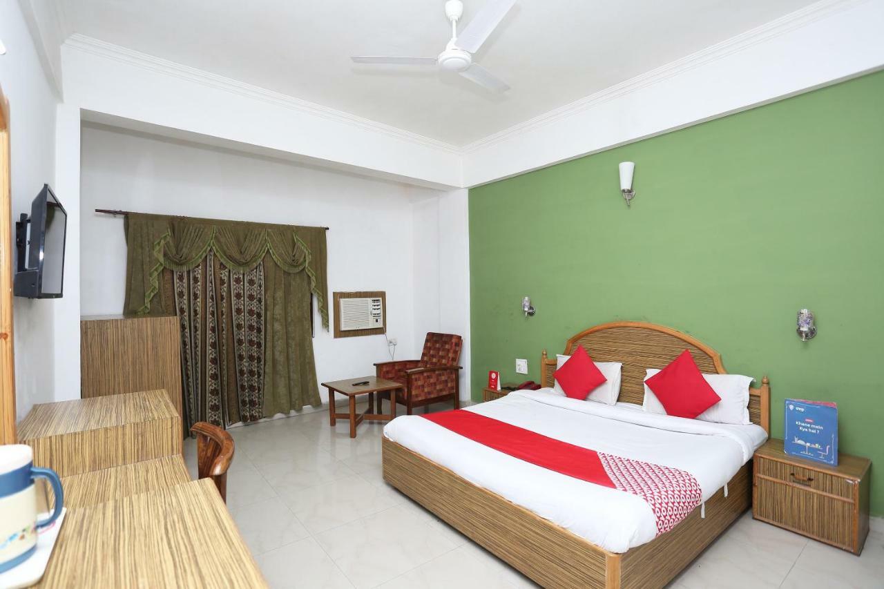 Oyo 5667 Katra Continental Hotel Ngoại thất bức ảnh